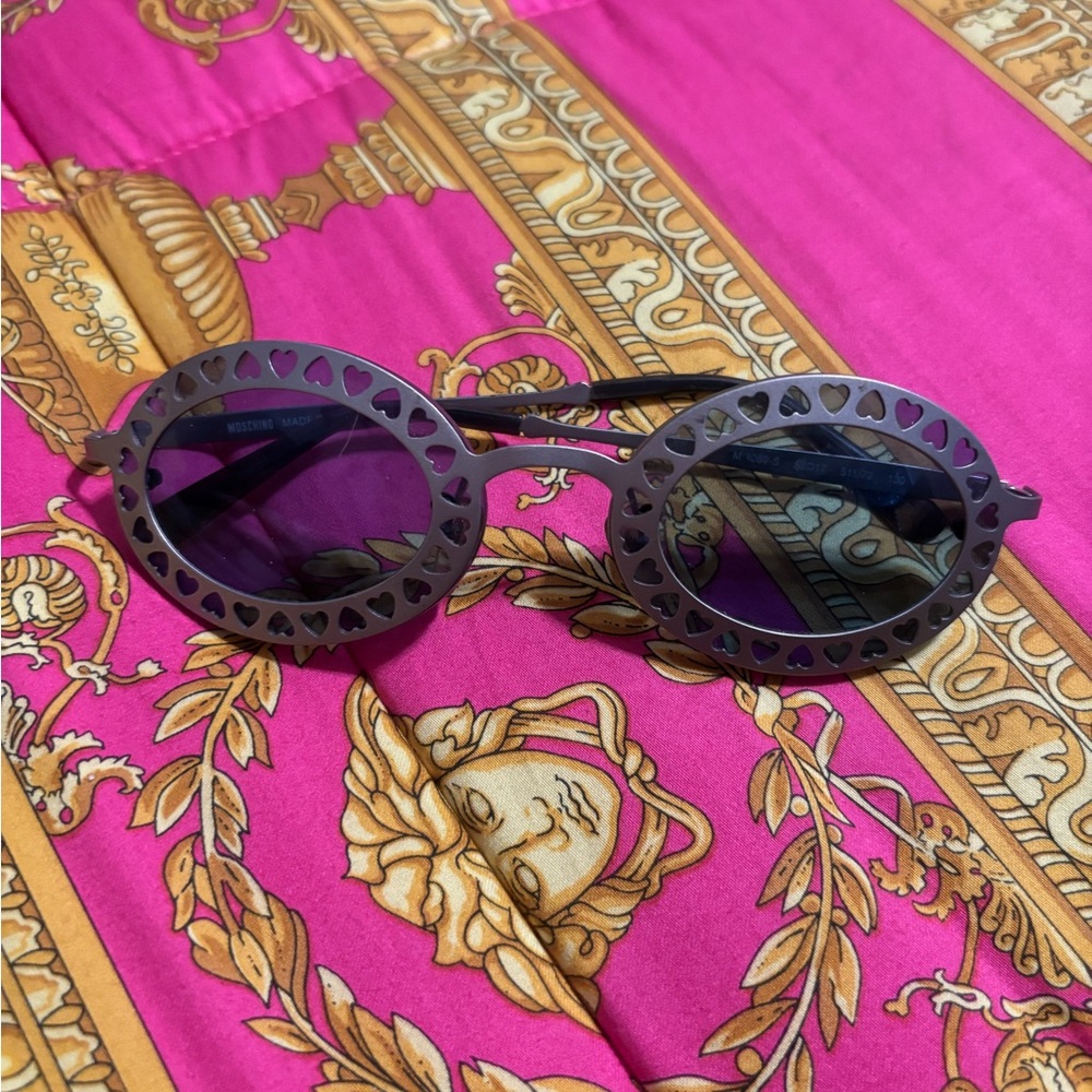 Moschino Purple Heart-Cut Round Sunglasses
